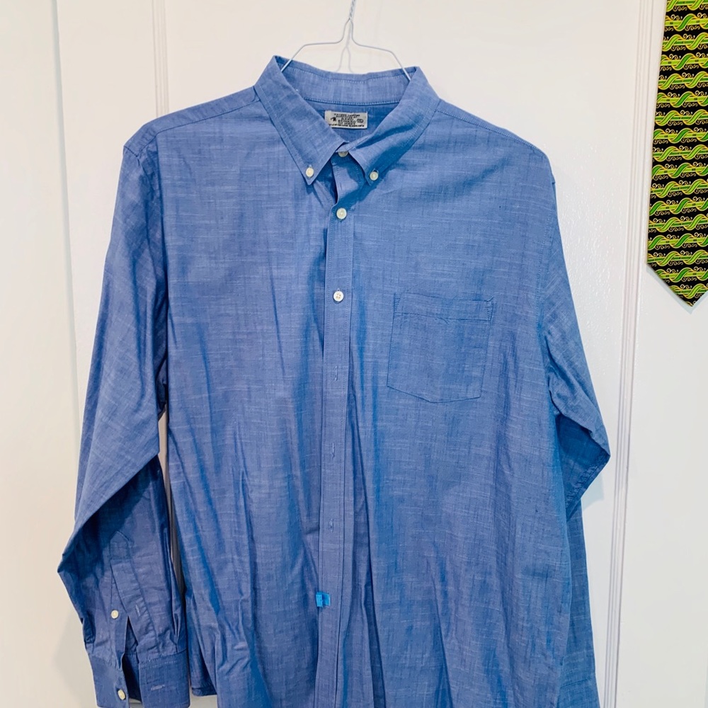 Shirt - Picture 2 of 3
